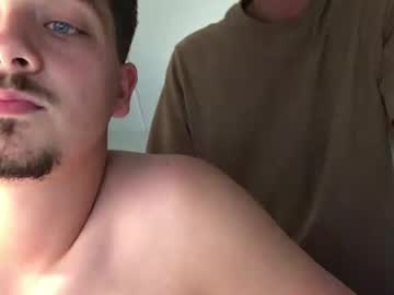 twostraightboyss