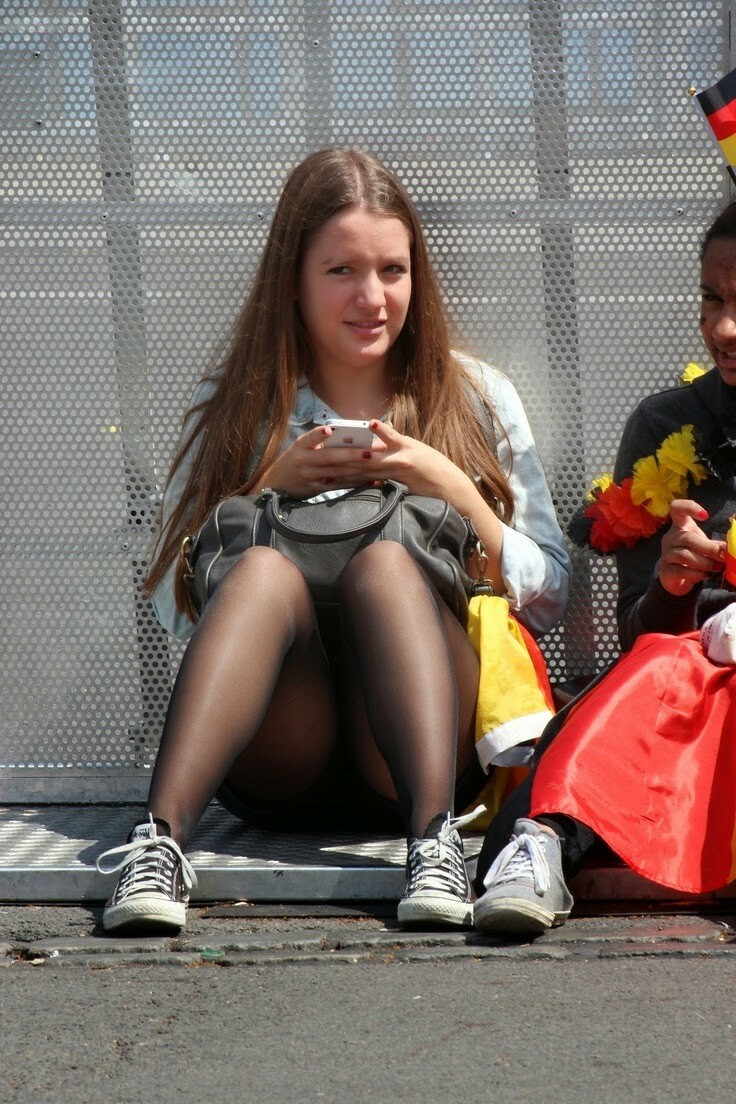 Street/public pantyhose 02 — 31