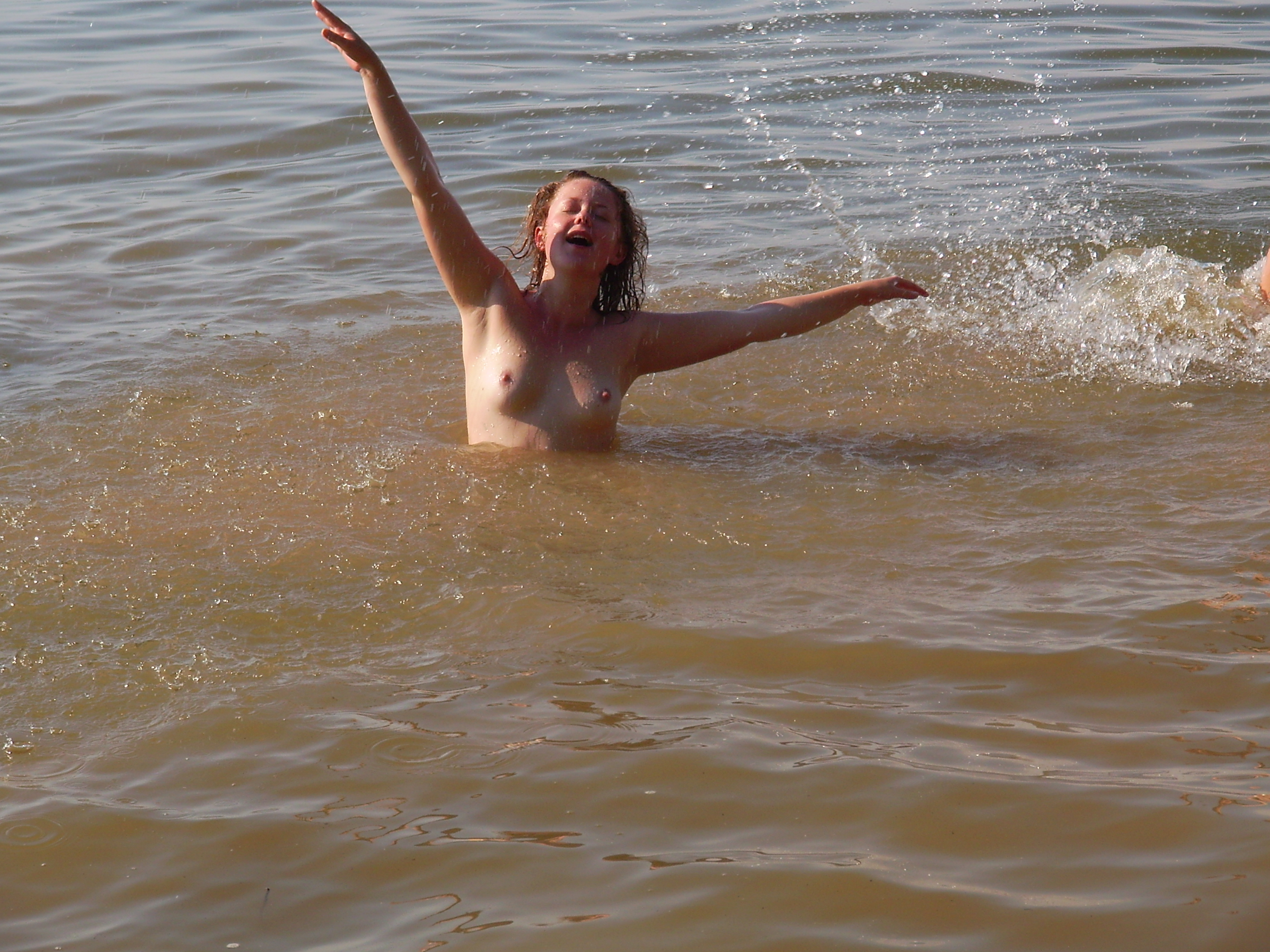 Amateur Girls Holiday Pics — 45