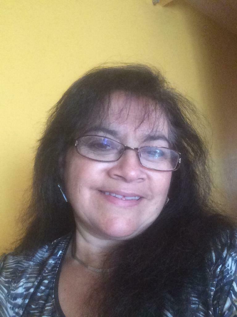 Esposa puta chupa a un amigo  marido corno — 26
