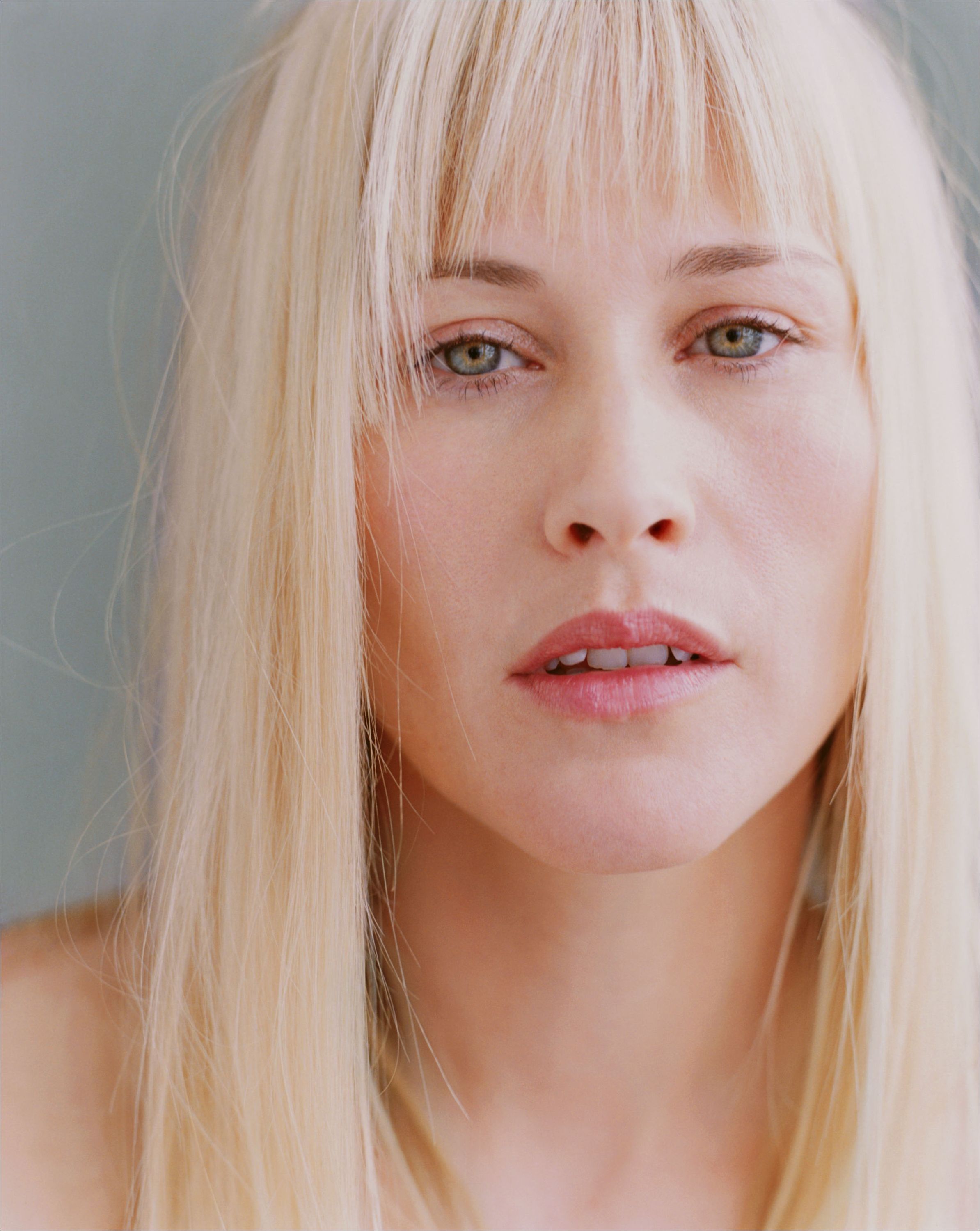 Stunning Celebrities With Bangs!!!! — 17